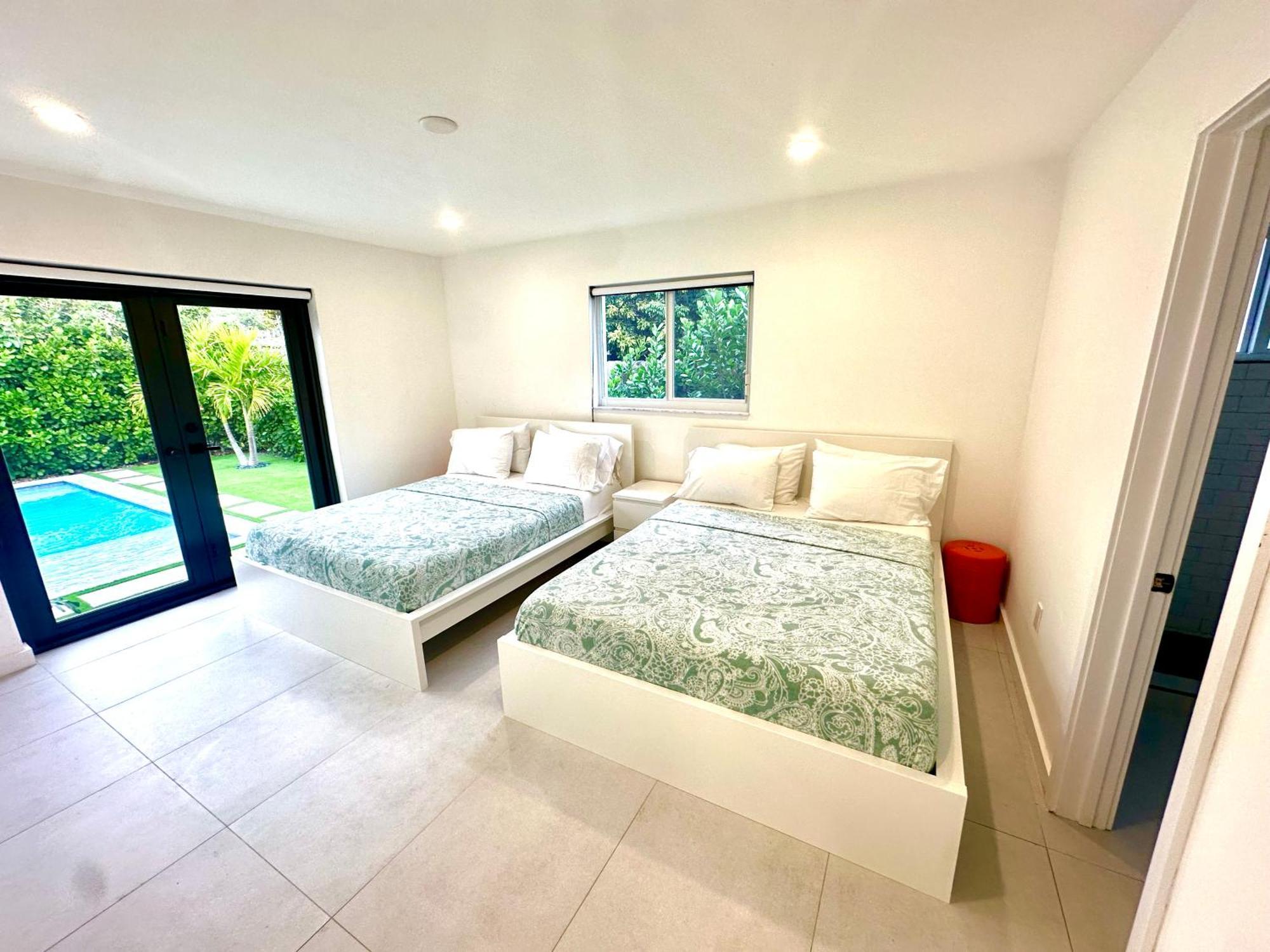 15 Guests Luxury House With Pool & Gazebo! Hébergement de vacances Miami