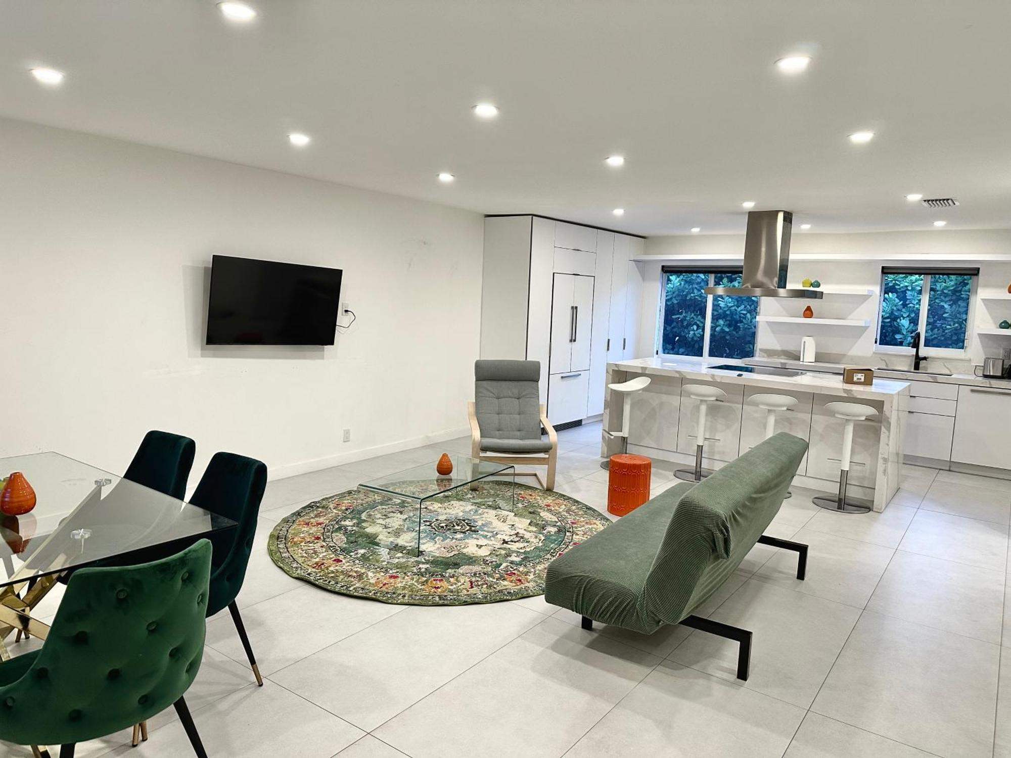 Hébergement de vacances 15 Guests Luxury House With Pool & Gazebo! Miami